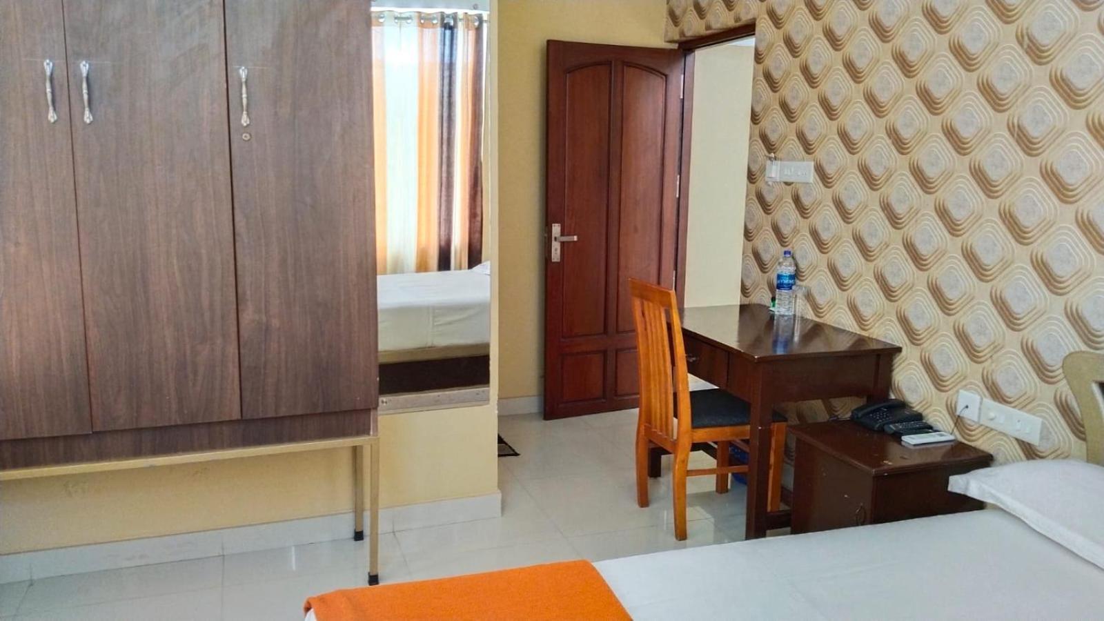 Hotel Falcon Thiruvananthapuram Dış mekan fotoğraf